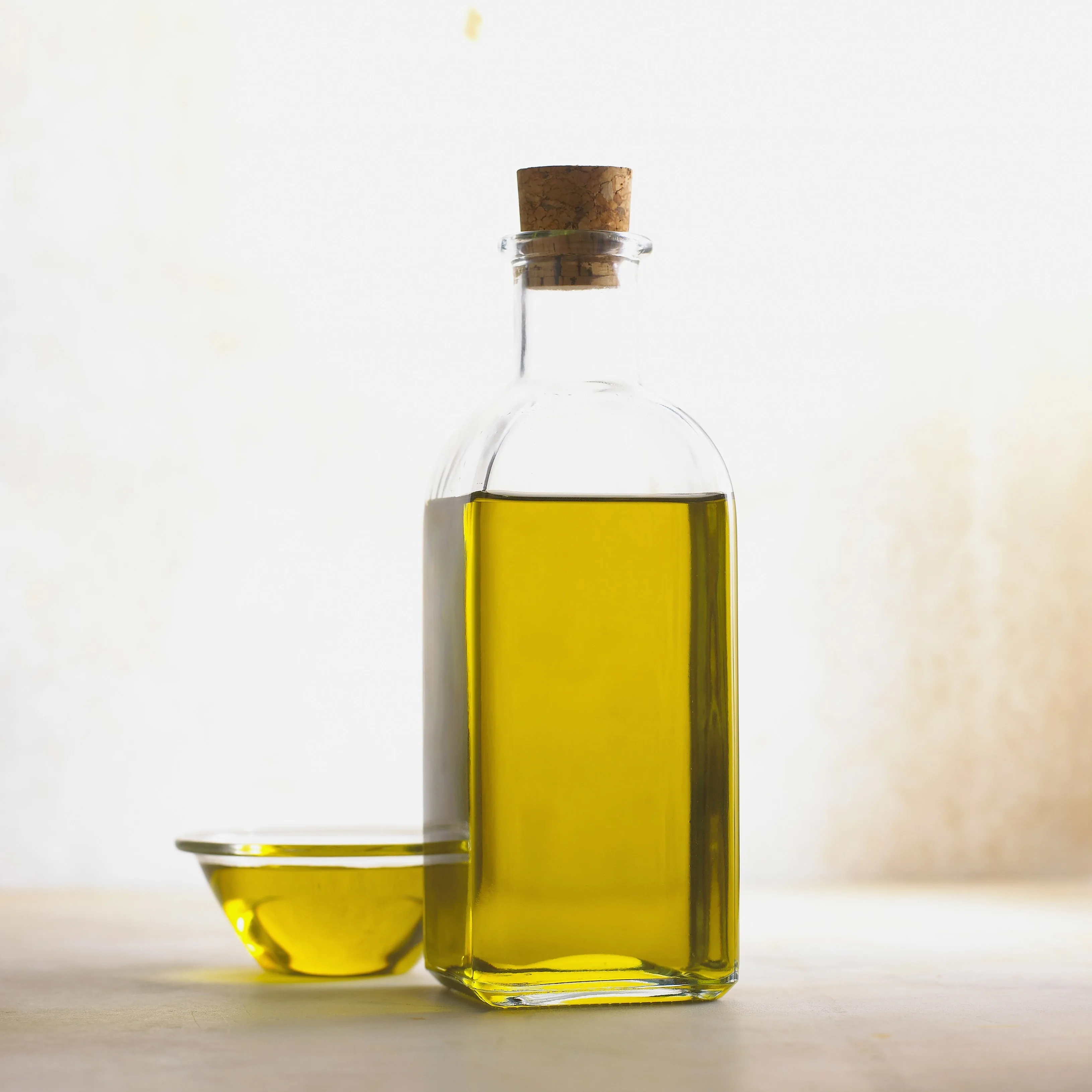 Photo of olive oil 500ml: Compare the price of olive oil 500ml across countries and see how much it weighs against the local average salary