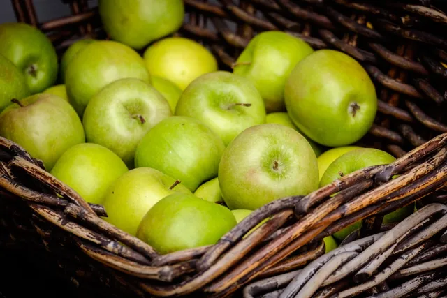Photo of Apfel 1kg: Vergleiche den Preis von Apfel 1kg in verschiedenen Ländern und sieh, wie stark er das lokale Durchschnittsgehalt belastet